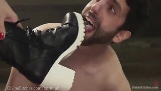 The muscled goddess is dominating her slaveboy in the kinkiest way