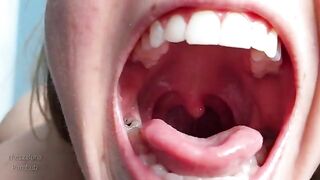 Spit from my mouth - a tour of my drooly mouth