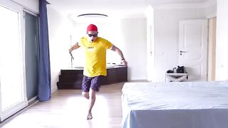 The bloggerspy caught a sex couple and recorded the video