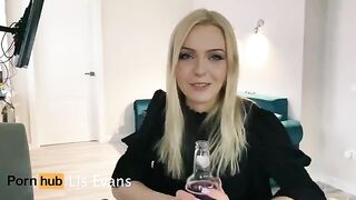 A hot girl came to visit her beautiful neighbor and got intimate