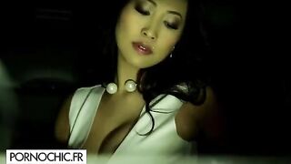 The pretty babe Sharon Lee gets a deep anal hole full of cock