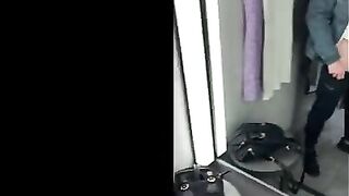 I came cumming on the face in the fitting room with thick cock