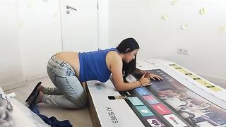 I fucked my stepmom through a hole in a box