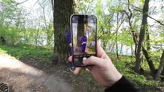 A guy made cum in the mouth of a girl in a public place outdoors
