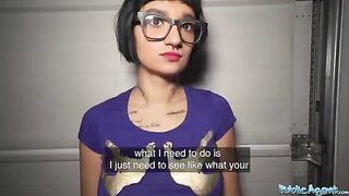 Candy Scott gets her pussy filled with cash and cum in a daring encounter