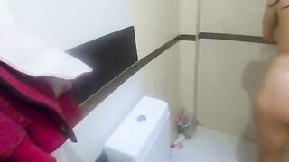 I fucked busty stepmom in the shower, she had no clue I was not her husband