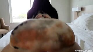 An IG model with big ass invited a guy to her hotel room to fuck