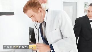 Doctor cures Kiki Daniels' cold feet with his enormous cock