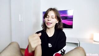 A girl practices oral sex and gets a messy, hot facial finish – hiyouth