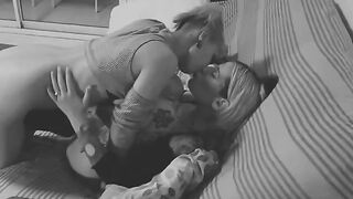 Dos compañeras de cuarto que se pasan el tiempo haciendo el amor sin parar