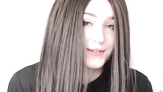 A Samsung Girl assist a guy to change his phone but things went wrong