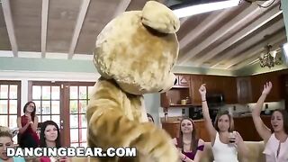 Girls Gone Wild - A Crazy Party with Guys and Girls Ready to Bang