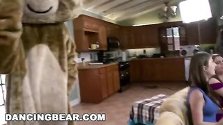 Girls Gone Wild - A Crazy Party with Guys and Girls Ready to Bang
