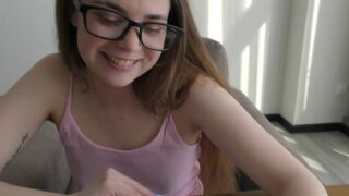 The bookworm girl is too naughty, she must study but she has other plans