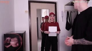 A sexy girl became a courier to pay for her studies