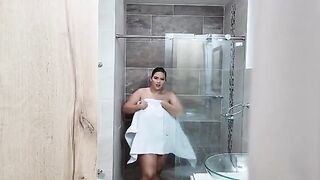 I spy my stepsister in the shower, she lets me have her ass