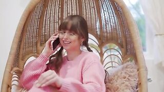 Skinny babe Riley Reid masturbates on camera and calls you to join