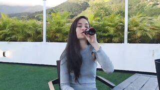 I fucked my stepmom's 18-year-old collagen, a hot and steamy scene