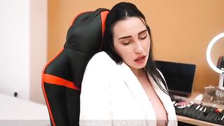 A hot stepmom got so horny she couldn’t stop thinking about sex