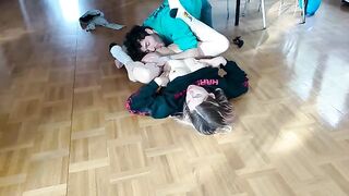 Guy fucks his girlfriend on the floor, she squirts and he cumms a lot