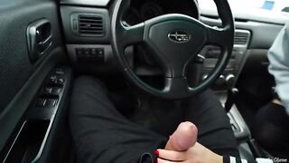 The blonde met her fan and gave him a blowjob right in the car!