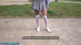 Italian babe agreed to fuck outdoors for cash in a steamy scene
