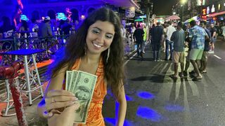 Babe agreed to sex for money on the street