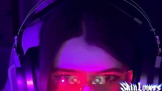 A gamer girl was fucked hard and reached orgasm in 1st person