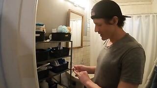 Regular guy Shawn Alff attempts to bed a pornstar in this unscripted Bellesa series