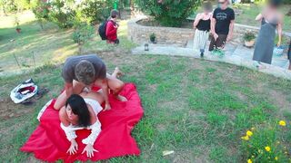 Babe fucked in public meadow by stranger’s hard cock