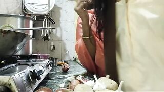 Two guys fucked the Indian girl in a steamy Mumbai encounter