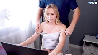A guy masturbated his stepsister, a streamer, until she came and sucked his dick