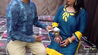 Desi Pari Aunty fucked hard for money with clear Hindi audio