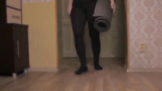 I fooled my roommate with a yoga prank, it was awesome!