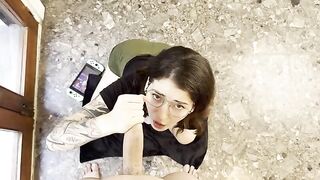 A pretty face appeared on the screen and began to play a sexy game