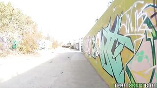 A pick up guy fucked a girl in the street