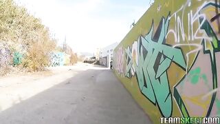 A pick up guy fucked a girl in the street