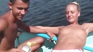 The young people are debauching directly in the river