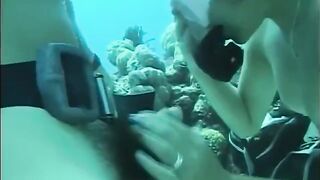 A guy had sex with a hairy girl in the swimming pool