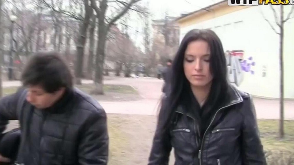 У молодой девушки не было планов на вечер и пикапер воспользовался ею У молодой девушки не было планов на вечер и пикапер воспользовался ею