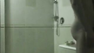 Bunch of drunk Russians fucking in the bath, pure homemade stuff