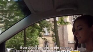 The bride was fucked in the car by a taxi driver