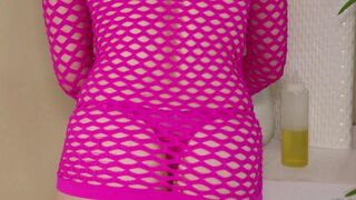 Massage ends with a blowjob and cum shot for the beautiful blonde