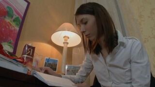 Russian babe Alena teaches English by shaking her big ass
