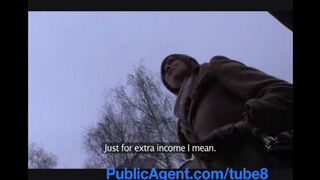 A girl agreed to fuck for money with a stranger she met on the street
