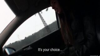 A cunning taxi driver forced a passenger to engage in oral play