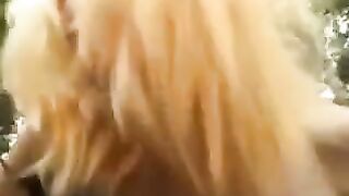 A young floozie was fucking outdoors and got her pussy sucked