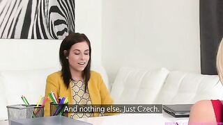 Girlfriend of the agent Tracy Lindsay fucked with a girl in lesbian sex