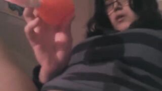 Hot brunette solo action with a strong emphasis on cliter stimulation in HD