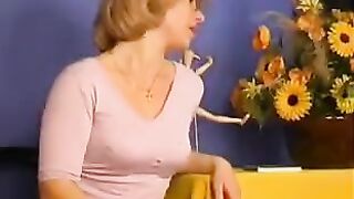 My daughter learned the secrets of a woman from her mom
